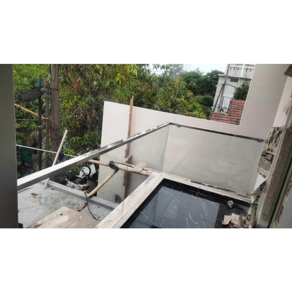 Railing kaca balkon stainless sidoarjo