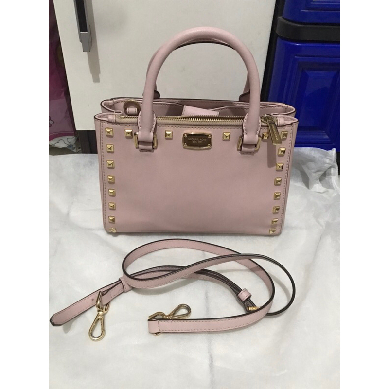 tas mk michael kors studed baby pink original