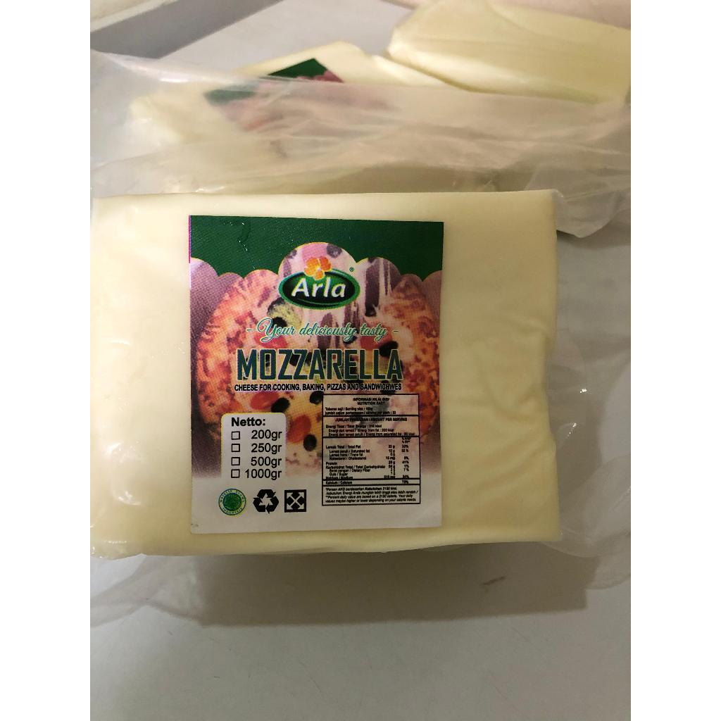 

DA Arla Mozzarella 1kg Import Denmark Halal (Dingin & Praktis)
