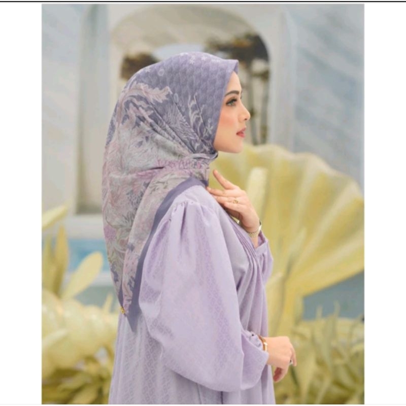 Kerudung Buttonscarves Disney Series ORI preloved
