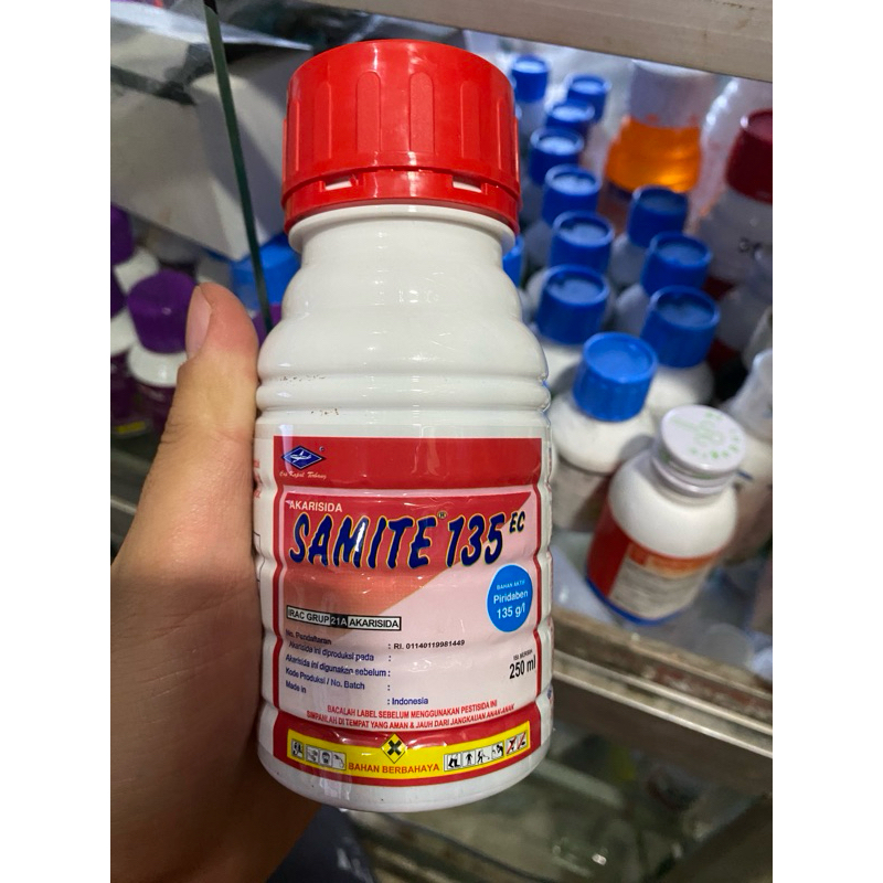 Akarisida Samite 135EC isi 250ml