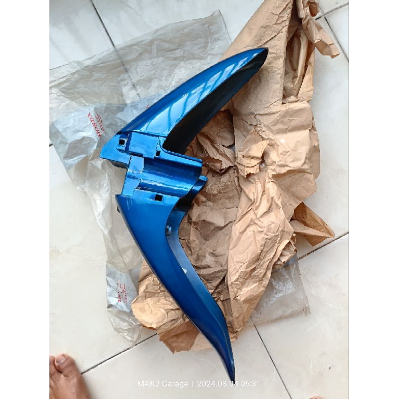 spakbor depan Honda Supra original AHM warna biru 61100 kev 880FML