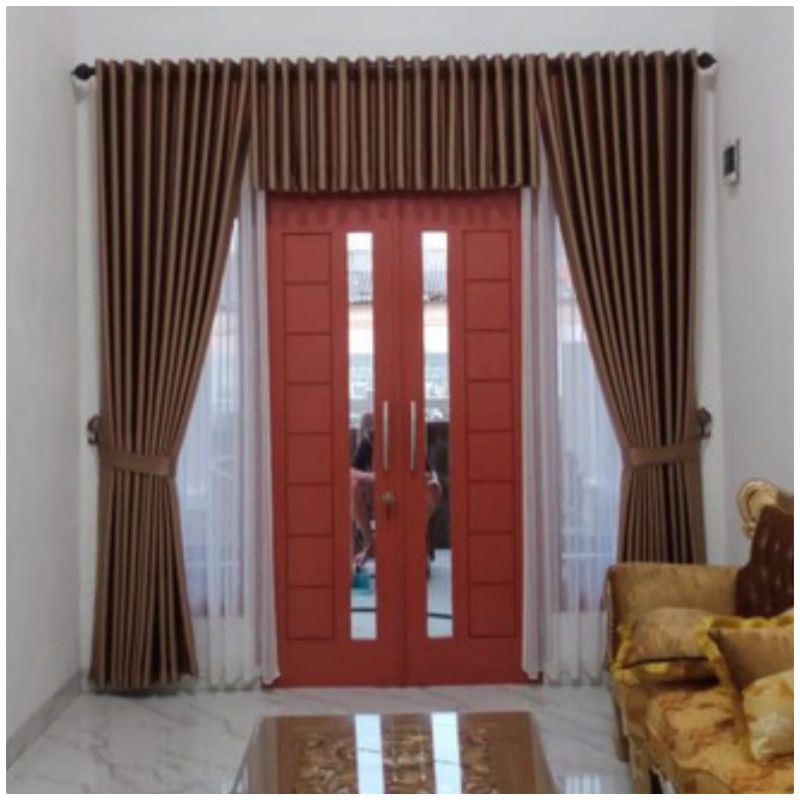 Gorden satu set pintu utama model poni tengah