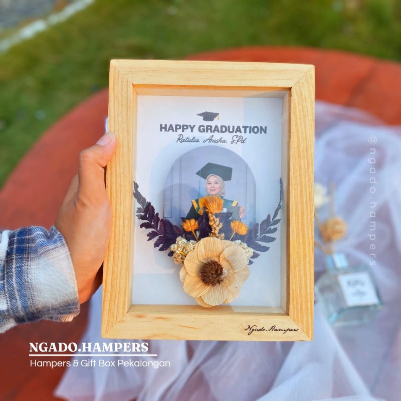 [ Azhara Frame ] Kado Wisuda Hadiah Graduation Kado Ulang Tahun Ultah Cewek Cowok Kado Pernikahan We