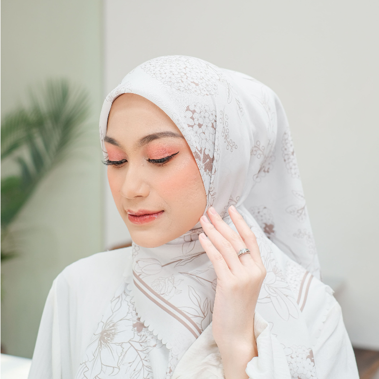 SHARAH Laser Cut Hijab Segi Empat Print Motif Adiba Warna Cream Latte