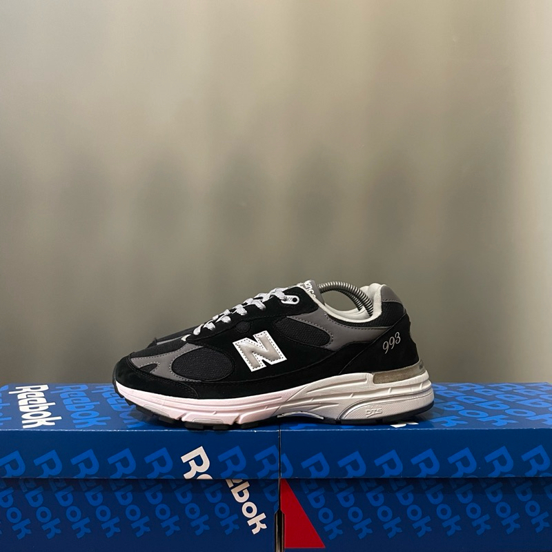 43 - Sepatu New Balance NB Bekas Second New Balance NB 993 Made In USA Black White Bekas Second