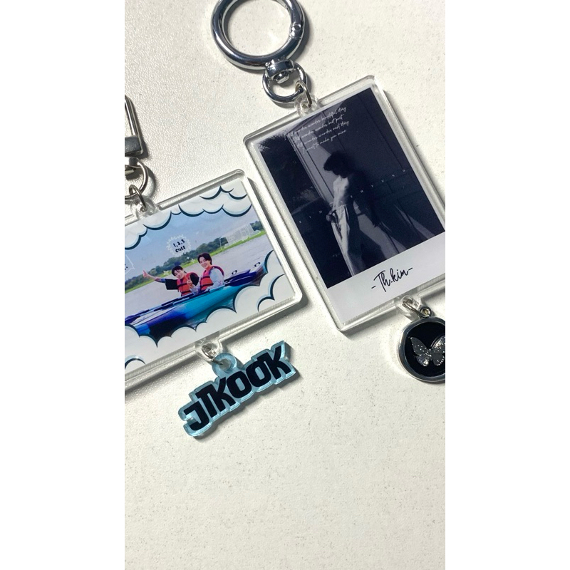 JIKOOK TAEHYUNG KEYCHAIN