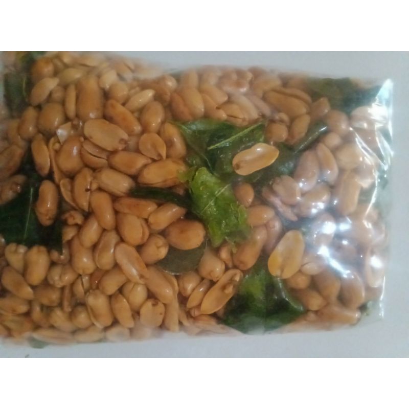 

kacang bawang daun jeruk 1kg