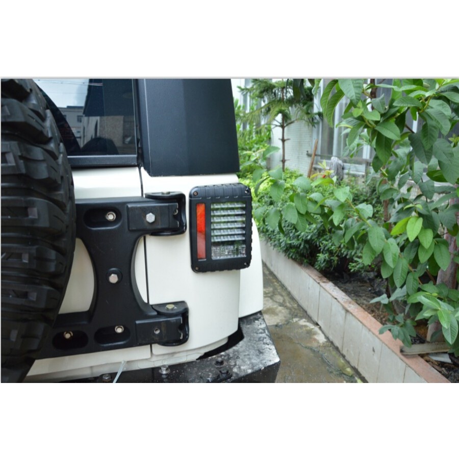 Stop Lamp. Tail Light. Lampu Belakang LED Jeep Wrangler JK JW Speaker