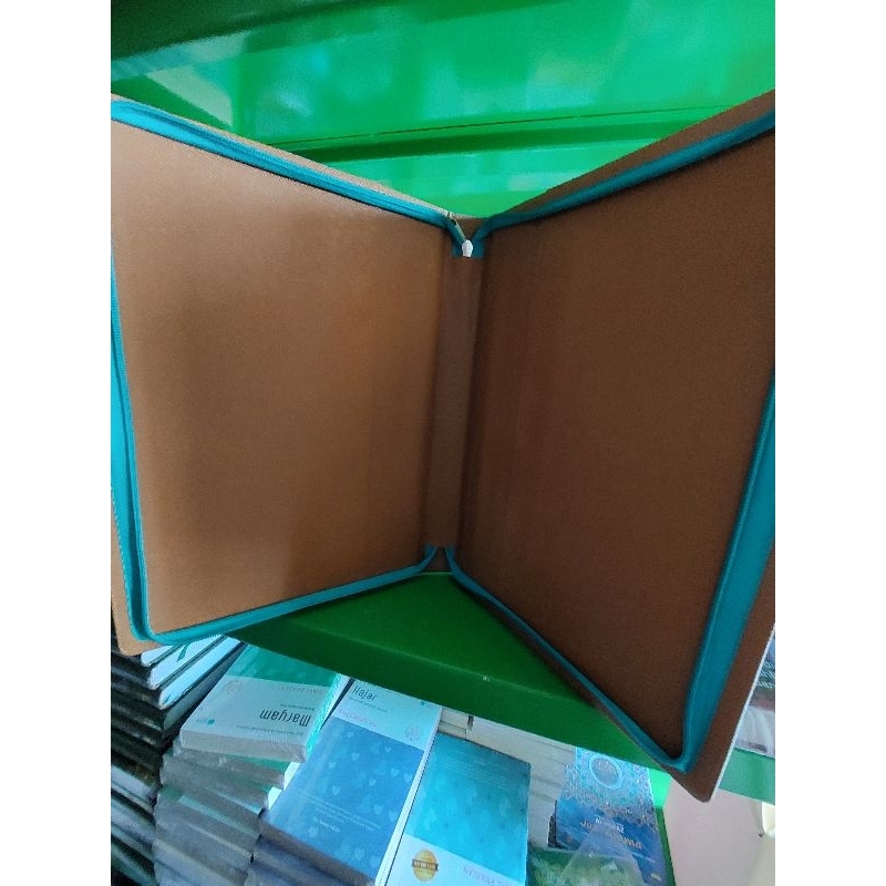 

COVER UNTUK AL QURAN ukuran A4 besar (30,5x22,5cm) HANYA COVER, BELUM TERMASUK ALQURAN NYA