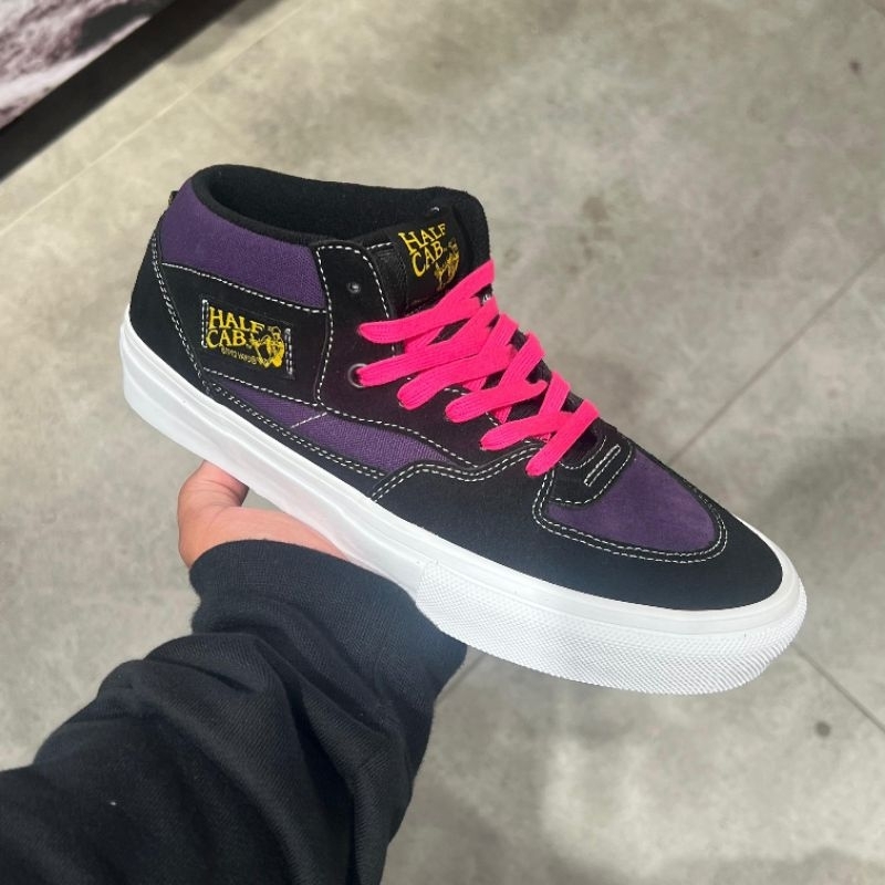 VANS HALF CAB SKATE BLACK PURPLE