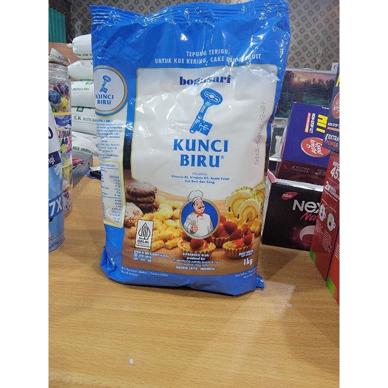 

Terigu bogasari kunci biru 1 kg