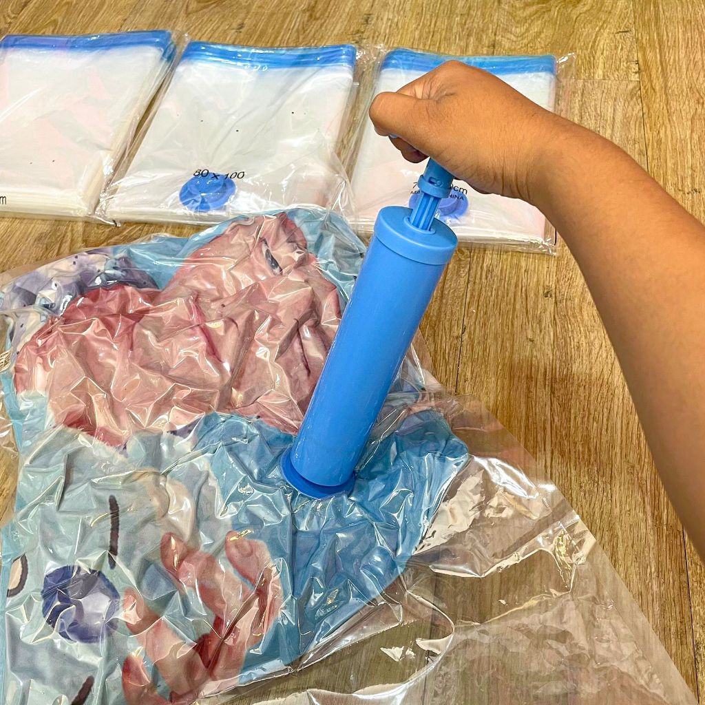 Kantong Vakum + Plastik Untuk Travelling/ Alat Pompa + Plastik Koper
