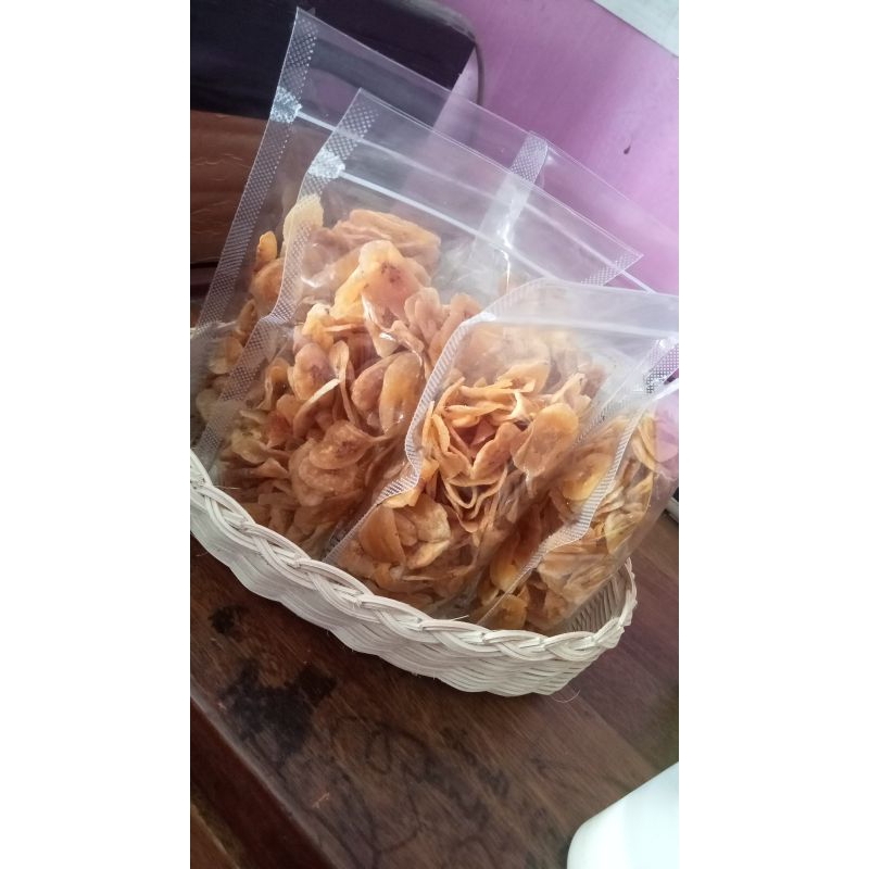 

Keripik pisang gurih (Cemilan Nadefa)