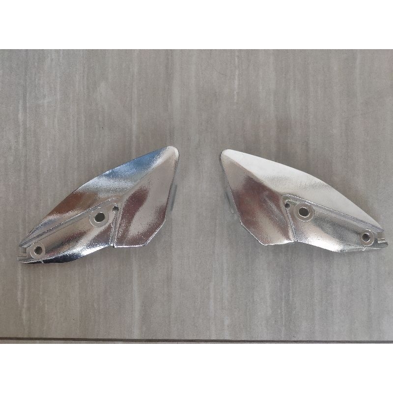 Dudukan tatakan besi step injekan step belakang pcx150 pcx160