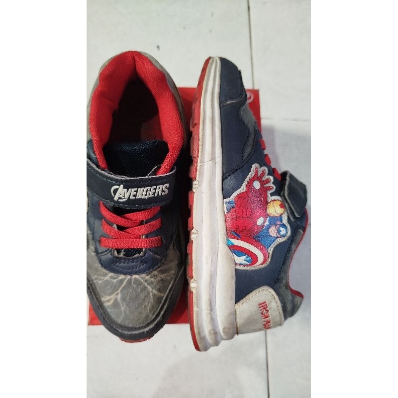 Sepatu Sneakers Anak Cowok Preloved Marvel