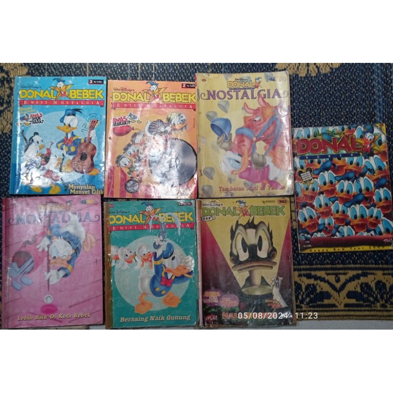 5 buku Donal bebek edisi nostalgia dan 2 buku Donal biasa