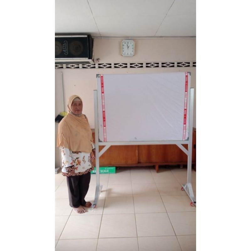 

Whiteboard/Papan Tulis Standing Single Face Non Magnetic UK 90×120