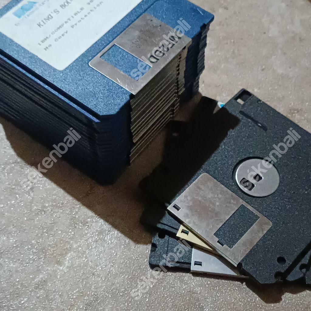 Disket Bekas - Floppy Disk Bekas - Disket MF2DD Bekas - Disket Dekorasi - Disket Kolektor