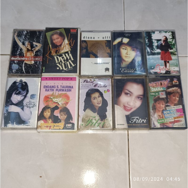 Kaset Pita Indonesia DEWI SANDRA-Ku Akui / DEWI YULL-Kasihku / DIANA + ULLI-Sayangku hilang / ENVIE-