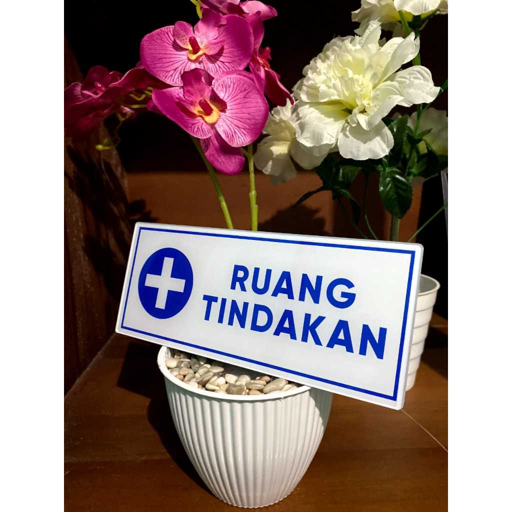 

Akrilik Sign Board Papan Nama Akrilik Tulisan "Ruang Tindakan