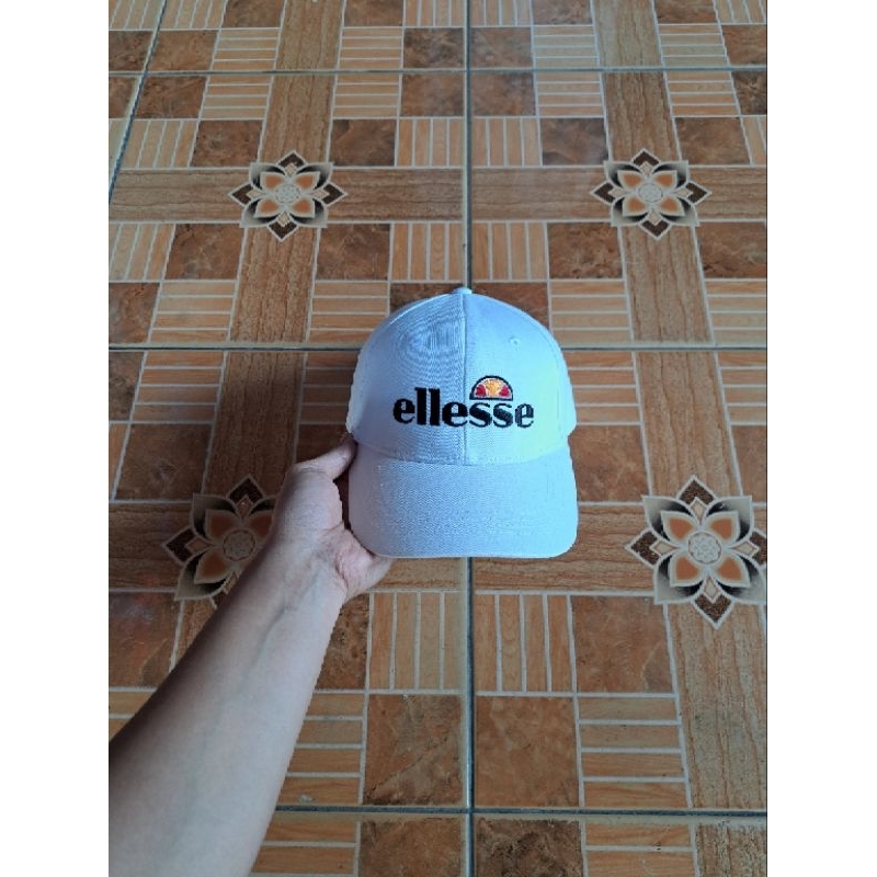 TOPI ELLESE