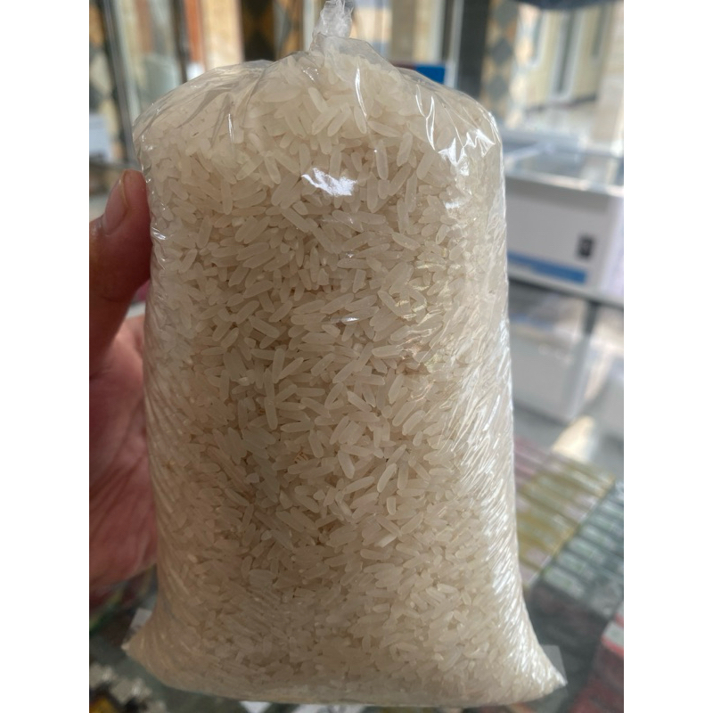 

beras 800 gr panenan sendiri utuh