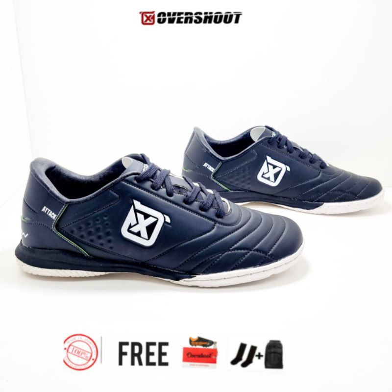 Sepatu futsal overshoot shadow hitam putih - Sepatu futsal pria terbaru