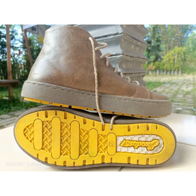 Sepatu Exodos57 Magna Olive seken