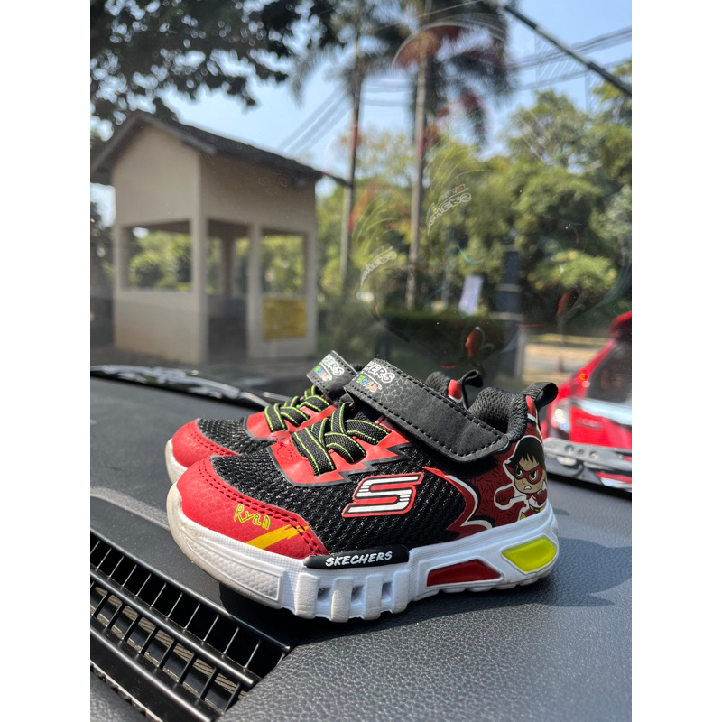 preloved sepatu Skechers