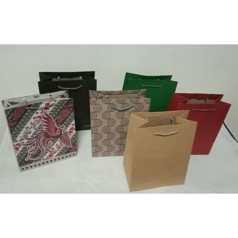 

Paperbag R7 BK warna 20x10x25