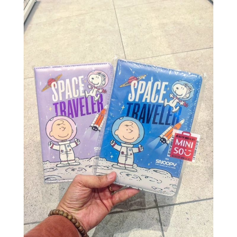 

MINISO Buku Leather Cover Book A5 SNOOPY The Little Space Explorer (80 Sheets) Purple / Blue