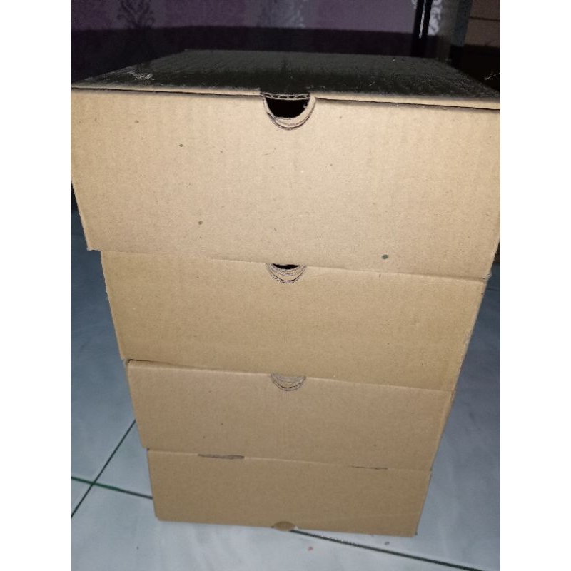 

Box Kotak Hampers Tebal Hampers size 18x18x7cm