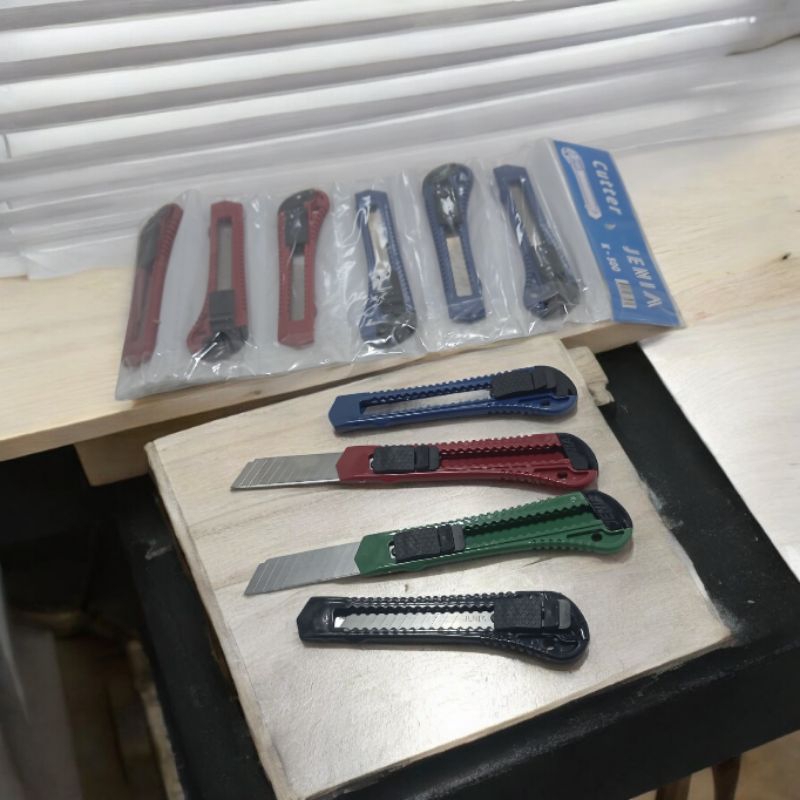 

PISAU CUTTER PISAU ISI 12PCS