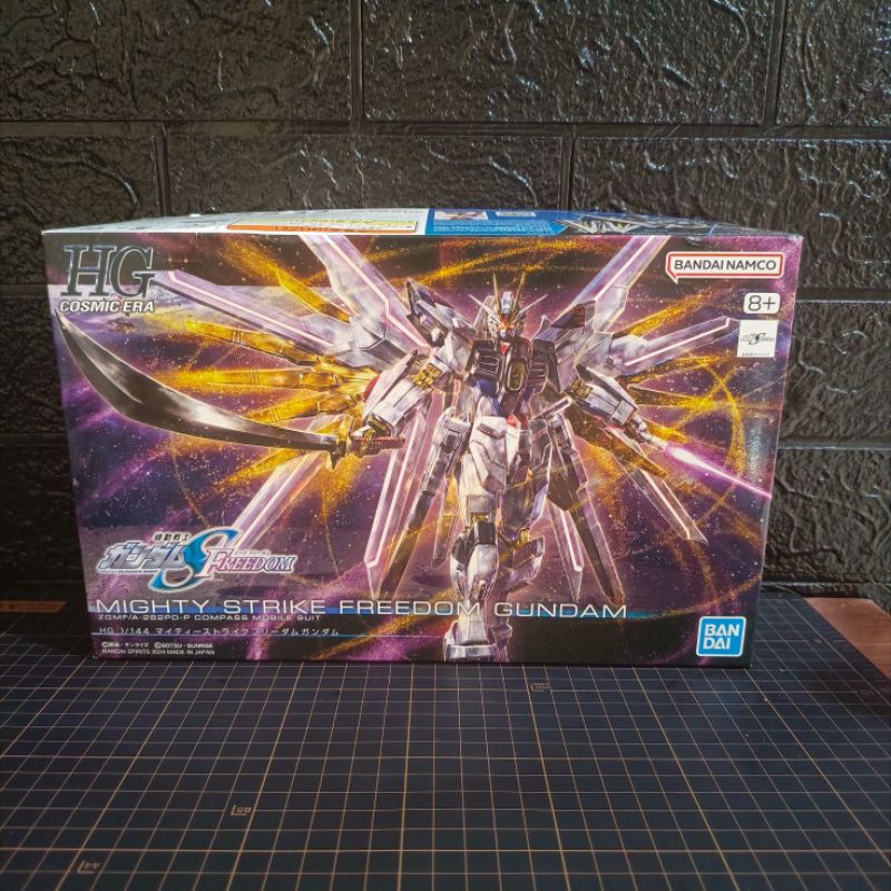 BOX KEMASAN HGCE 1/144 HG MIGHTY STRIKE FREEDOM GUNDAM BOX ART