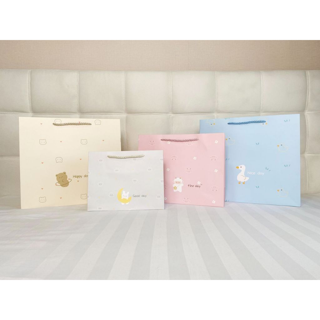 

Paper Bag motif Fine Day HD-252 / Tas Belanja / Tas Kado / Tas Souvenir
