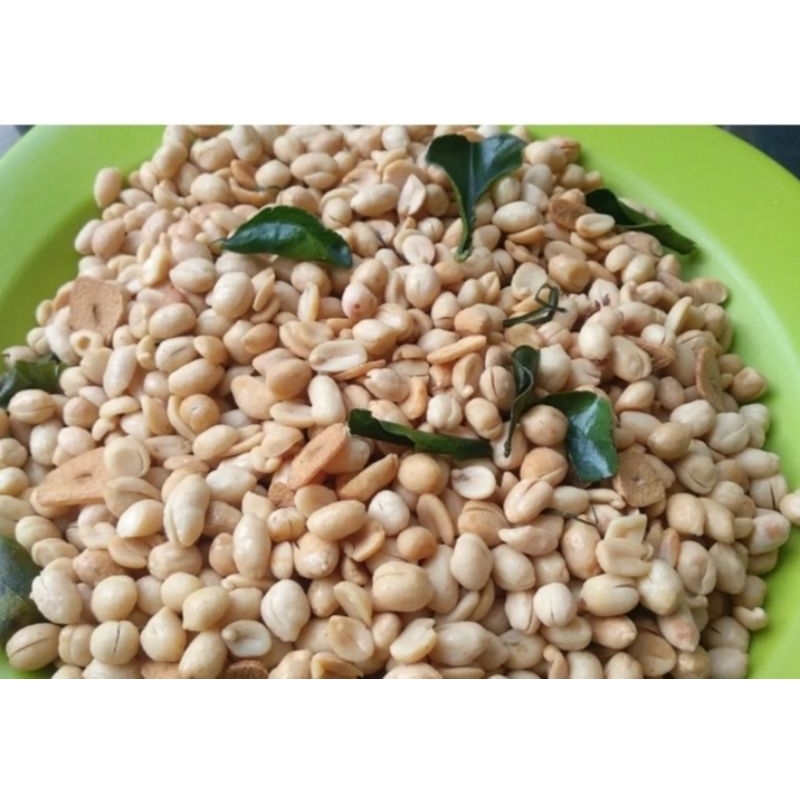 

kacang bawang gurih