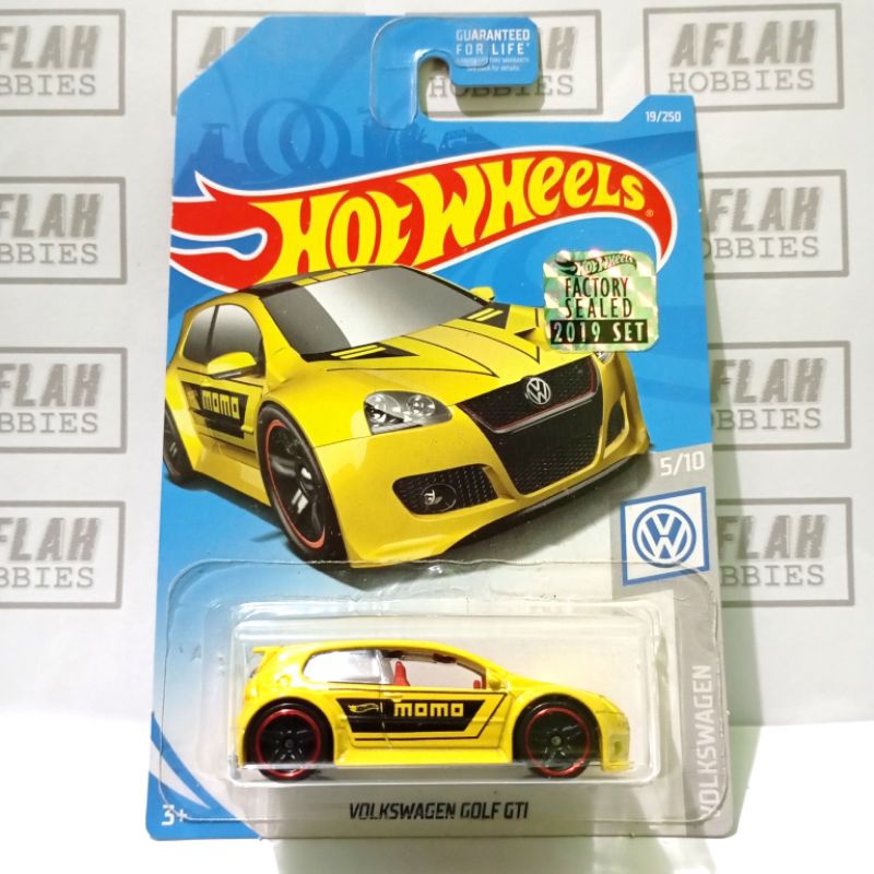 Hot Wheels Volkswagen Golf gti momo