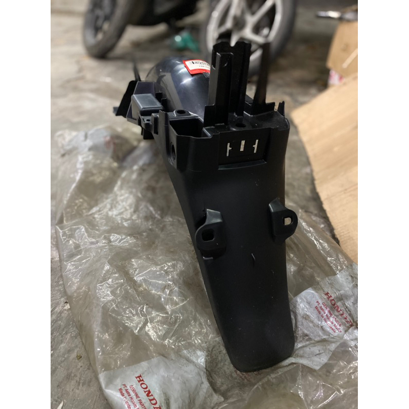 SPAKBOR BELAKANG KARISMA 125 D ORIGINAL AHM type D 80100-kph-881 80100kph881 tromol