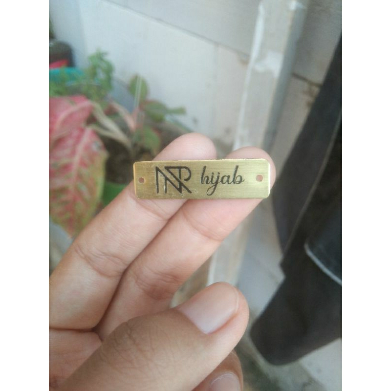 

label plat hijab dari gold & silver