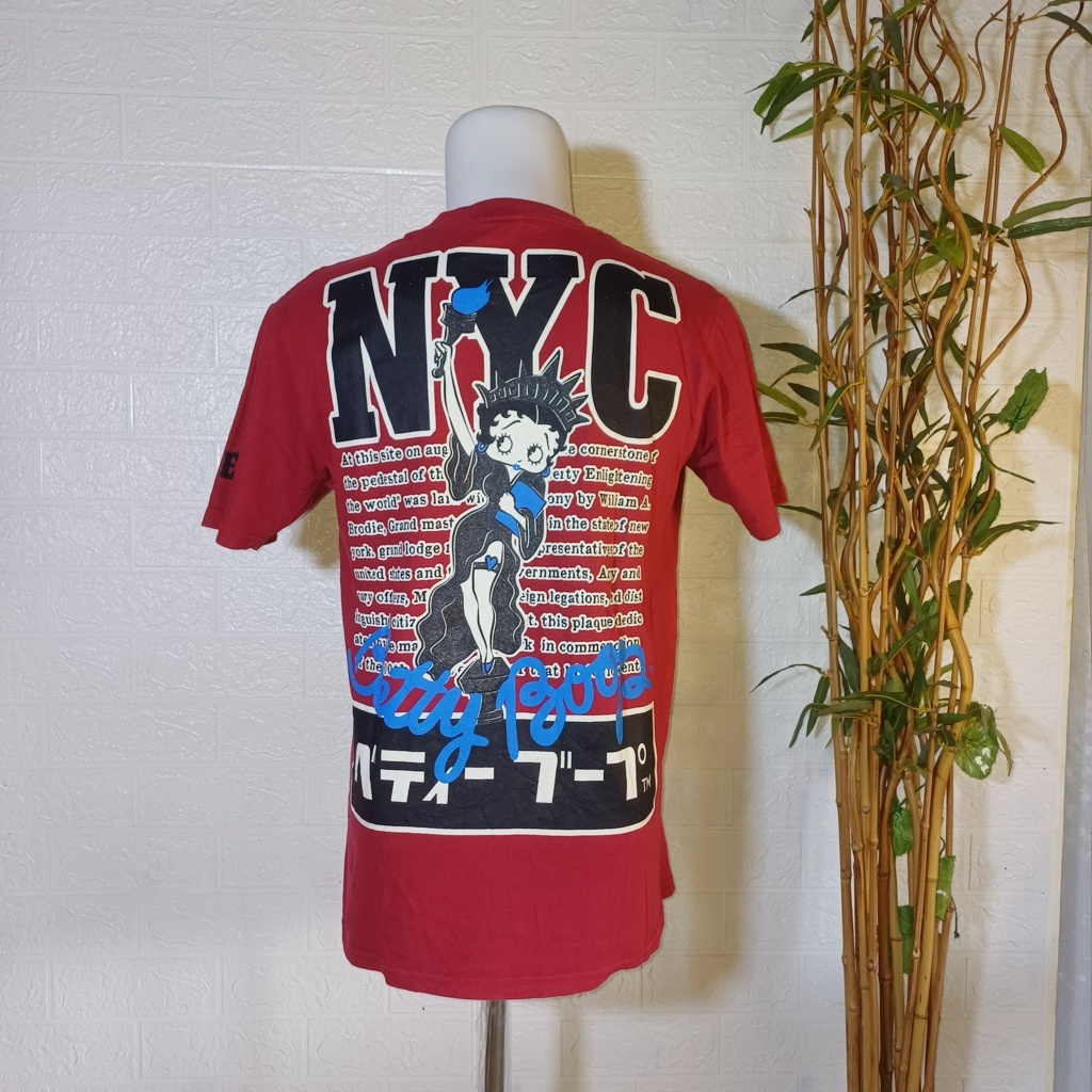 KAOS VINTAGE BETTY BOOP NYC, SIZE L (SECOND BRANDED) MERAH, TS0400