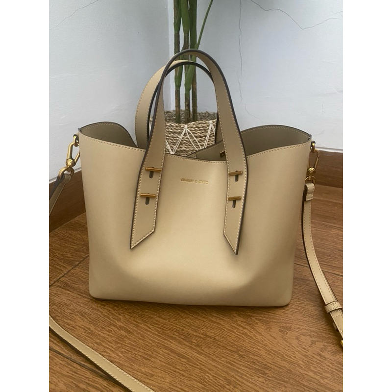 tas charles n keith sling bag original  store