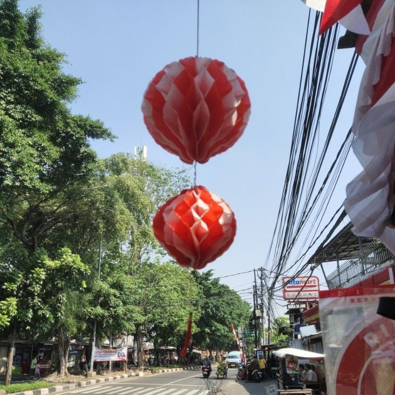 LAMPION PLASTIK DAN LAMPION KERTAS PERNAK PERNIK HUT KEMERDEKAAN BENDERA MERAH PUTIH BENDERA UMBUL U