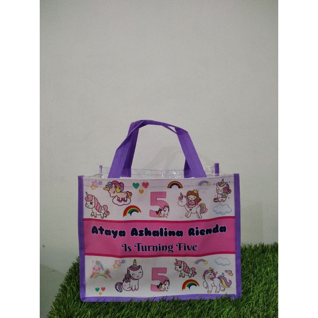 

Tas mika souvenir/ goodibag mika/ ulang tahun custom 25 x 22 x 20