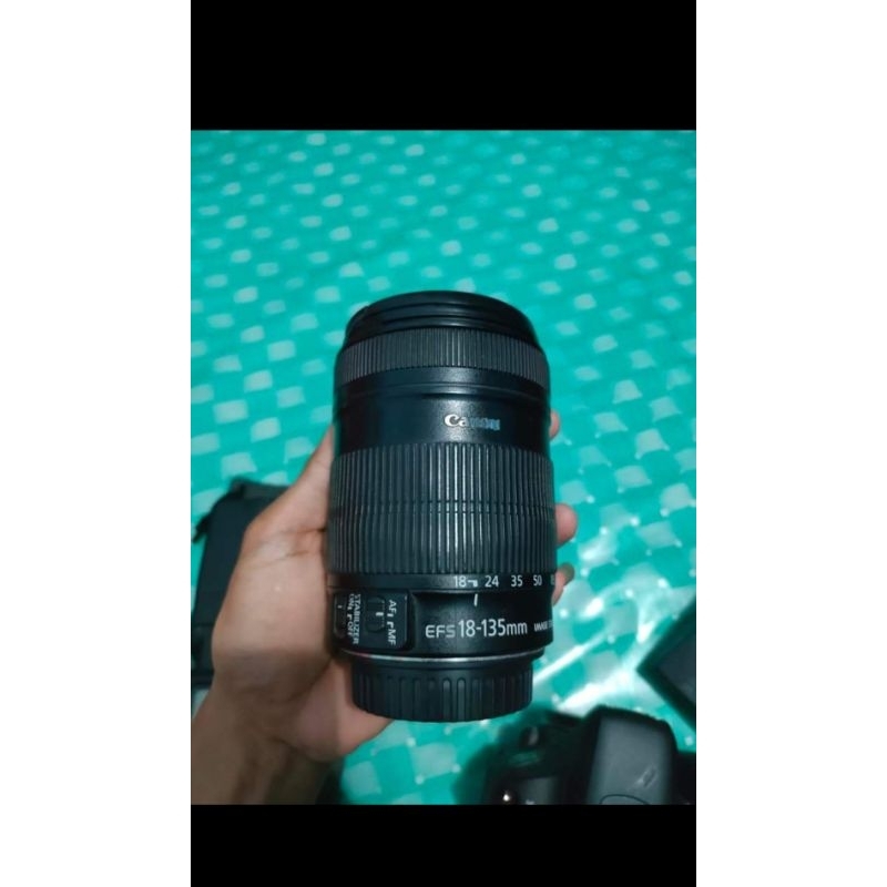 KAMERA CANON 800D MASIH ADA DUS + LENSA CANON 18-135MM + FLASH BATRE ORI 1UNIT , BATRE CADANGAN 2 UN