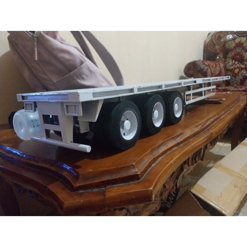 buntut trailer rc miniatur