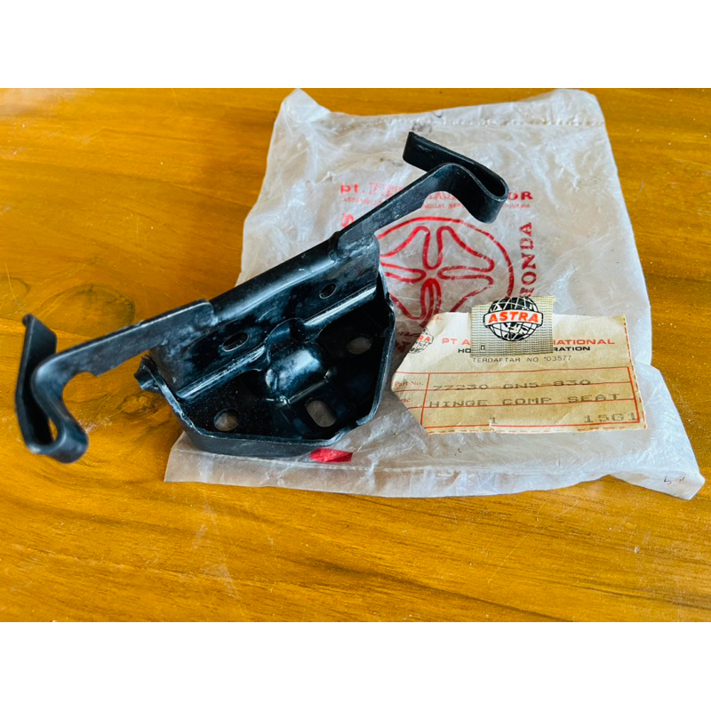 ENGSEL JOK SADEL HONDA ASTREA GRAND PRIMA STAR LEGENDA ORI ORIGINAL 77230-GN5-830