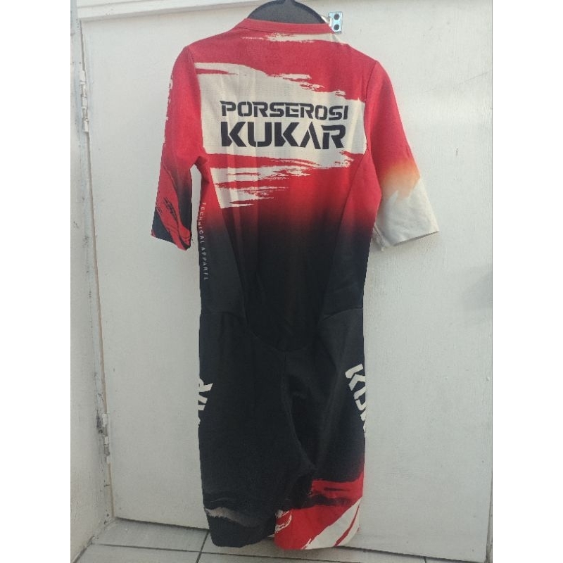 skinsuit sepatu roda