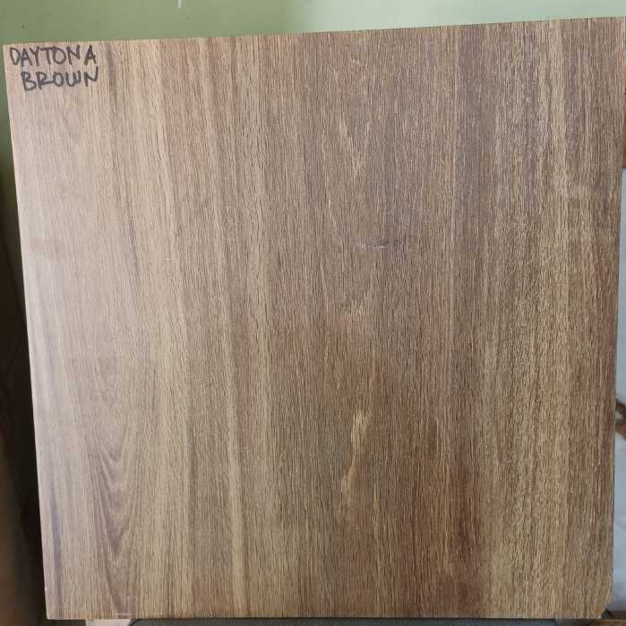 KERAMIK LANTAI MATT 50X50 PLATINUM DAYTONA BROWN KW A KERAMIK LANTAI KASAR KERAMIK LANTAI 50X50 KERA