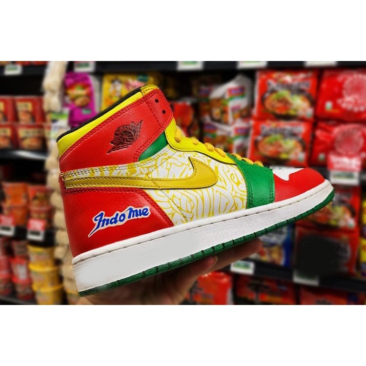 SEPATU BASKET NK AIR JORDAN 1 RETRO HIGH OG SNEAKERS WANITA PRIA